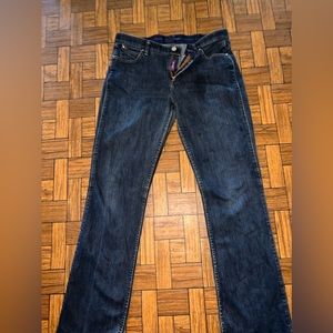 Wrangler jeans QBaby. One broken belt loop but in otherwise great condition.